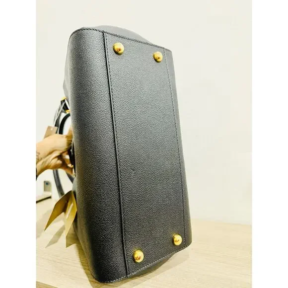 NWT Burberry Large Black Grained Leather Tote Handbag with Buckle - Picture 6 of 7